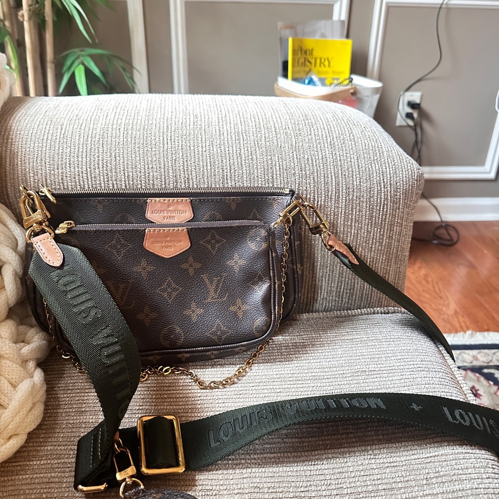 Louis vuttion multi pochette accessories bag